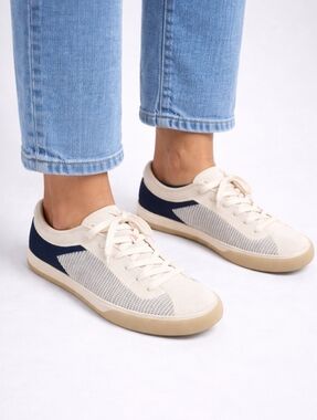 Rothy's The Lace Up Sneakers In White And Navy Size 6